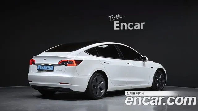 Tesla Model 3 — Фото автомобиля 2