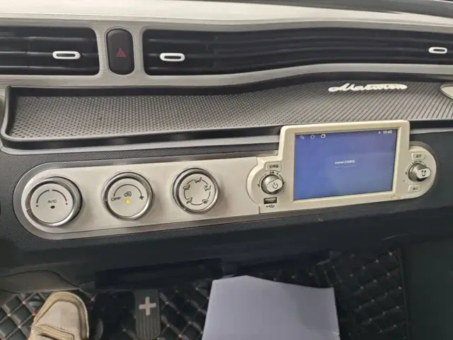 Wuling Hongguang Mini EV — Фото автомобиля 12