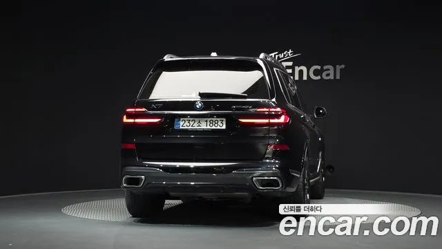 BMW X7 — Фото автомобиля 3