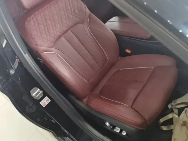 BMW 5 Series — Фото автомобиля 24