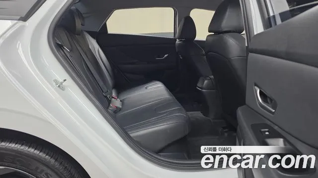 Hyundai Avante CN7 — Фото автомобиля 17