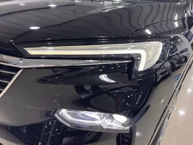 Buick Enclave — Фото автомобиля 25