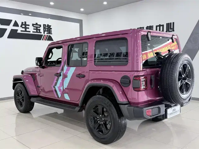 Jeep Wrangler — Фото автомобиля 6