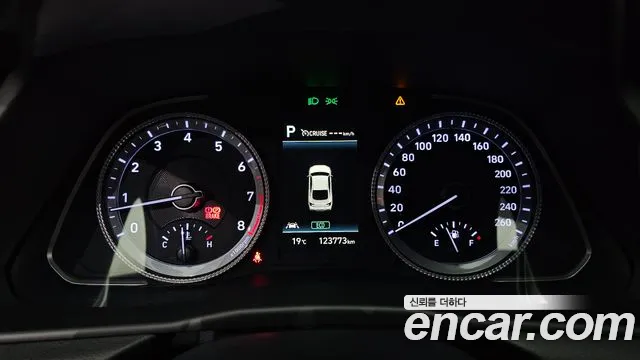 Hyundai Sonata — Фото автомобиля 8