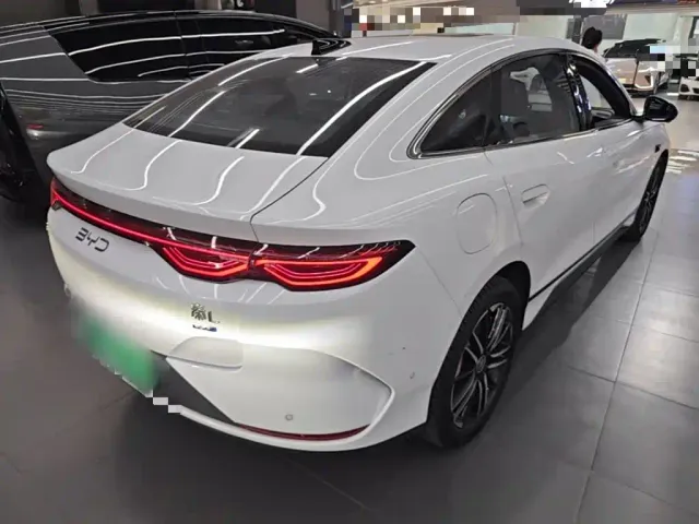 BYD Qin L — Фото автомобиля 6
