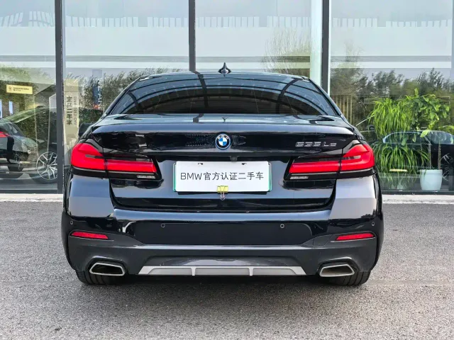 BMW 5 Series — Фото автомобиля 5
