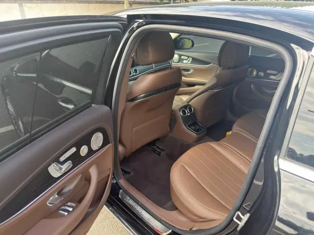 Mercedes-Benz E-Class — Фото автомобиля 6