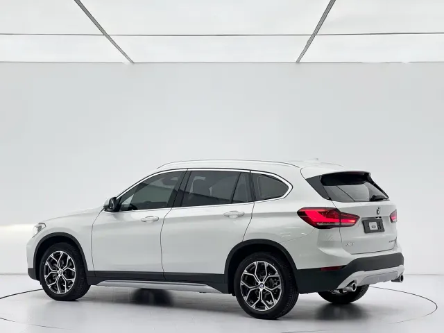 BMW X1 — Фото автомобиля 4