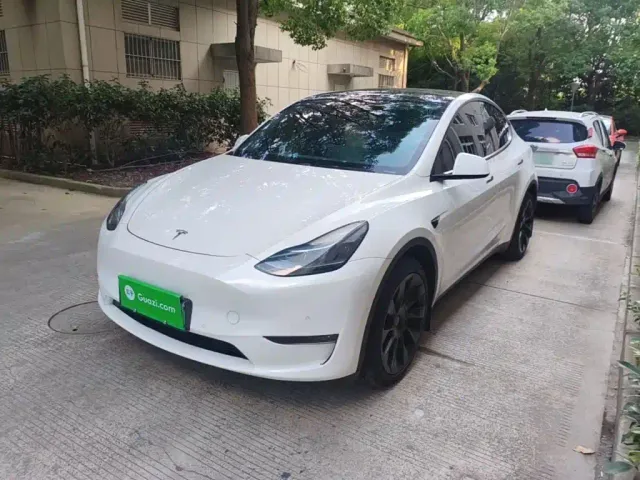 Фотография автомобиля — Tesla Model Y