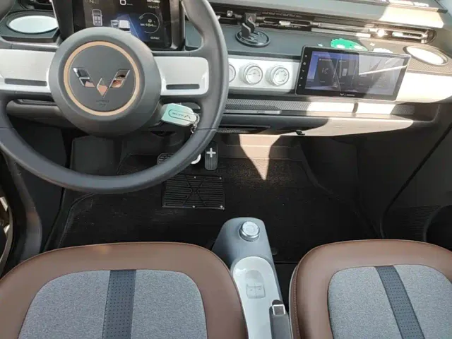 Wuling Hongguang Mini EV — Фото автомобиля 13