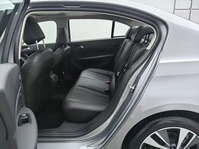 Peugeot 408 — Фото автомобиля 15