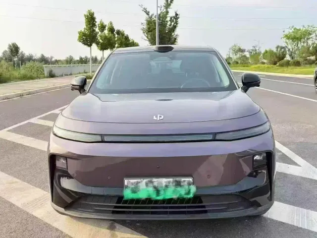 Leapmotor B10 — Фото автомобиля 2