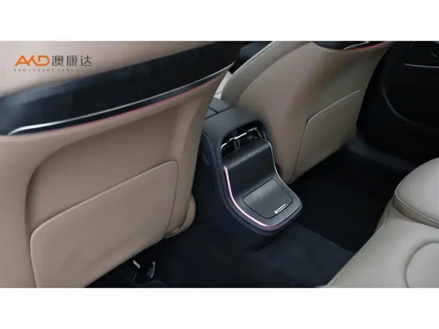Mercedes-Benz E-Class — Фото автомобиля 9