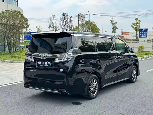 Toyota Vellfire 2021 Crown Hybrid 2.5L HV Premium Edition — Фото автомобиля 4