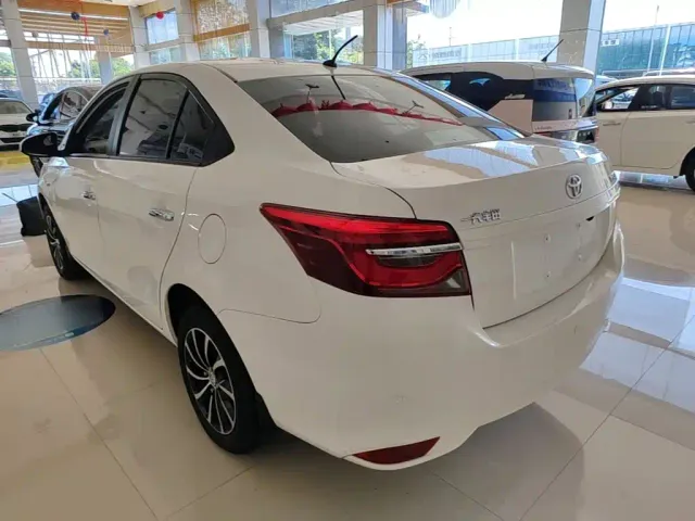 Toyota Vios — Фото автомобиля 4