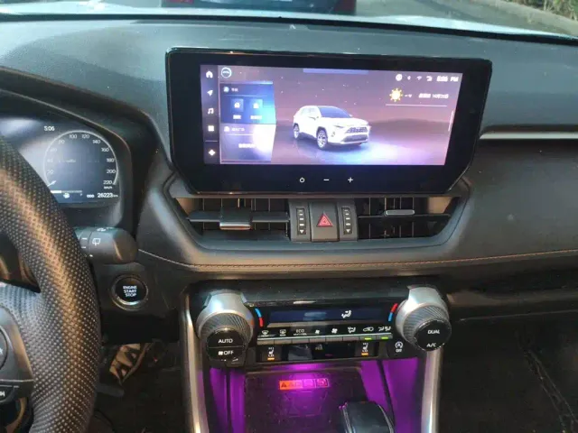Toyota RAV4 — Фото автомобиля 9
