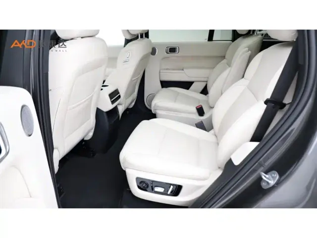 Li Auto L8 — Фото автомобиля 7