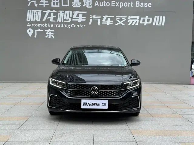 Volkswagen Passat — Фото автомобиля 2