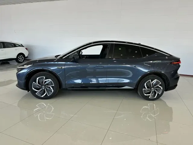 Roewe Feifan R7 — Фото автомобиля 3