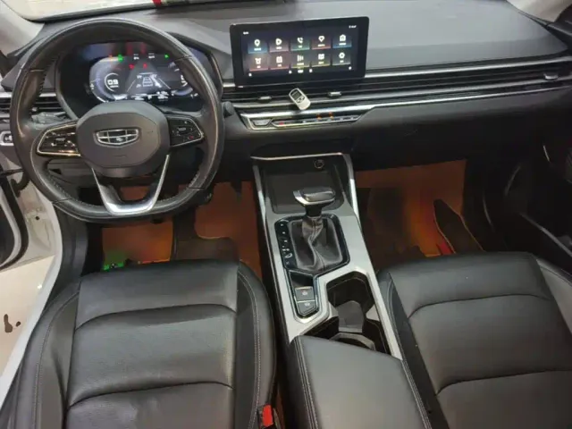 Geely Emgrand — Фото автомобиля 5