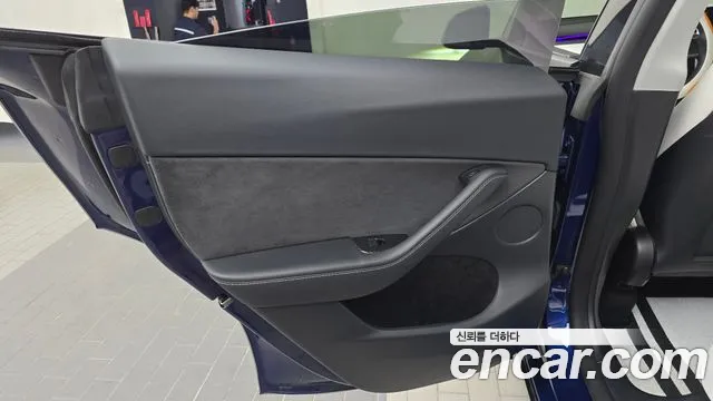 Tesla Model Y — Фото автомобиля 14