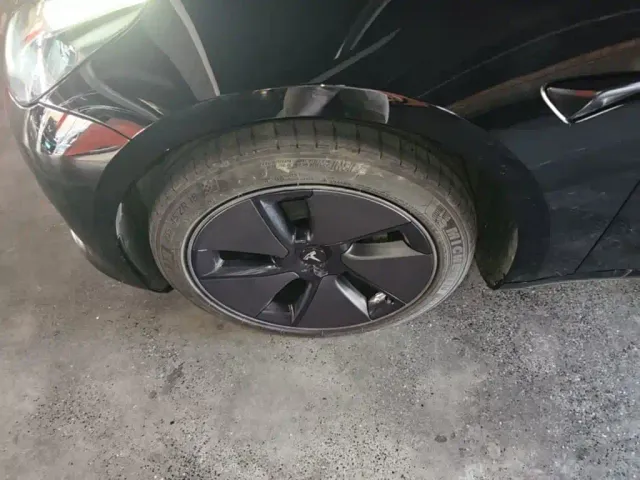 Tesla Model 3 — Фото автомобиля 20