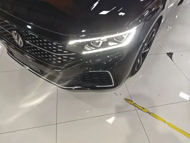 Volkswagen Passat — Фото автомобиля 23