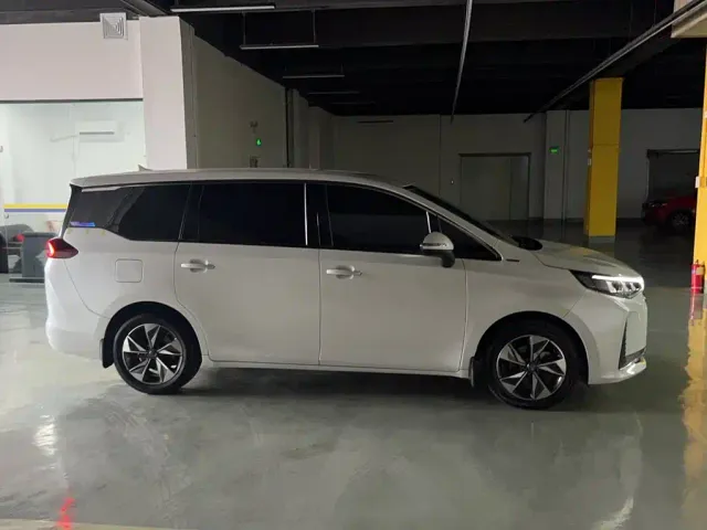 GAC Trumpchi M6 — Фото автомобиля 4