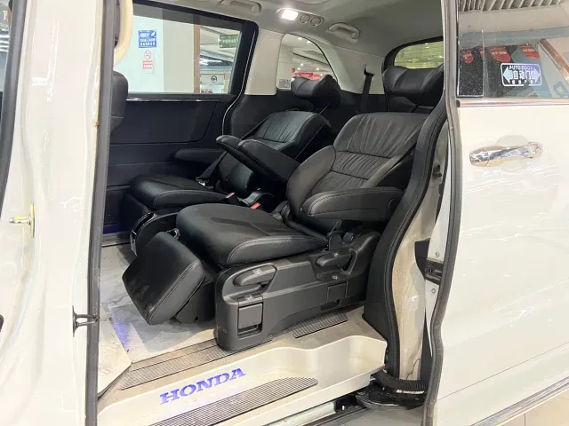 Honda Odyssey — Фото автомобиля 8