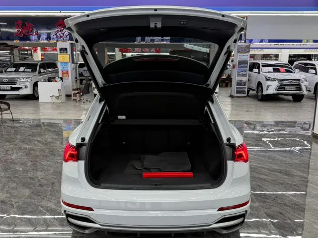 Audi Q3 — Фото автомобиля 7