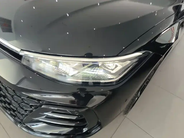 Volkswagen Passat — Фото автомобиля 23