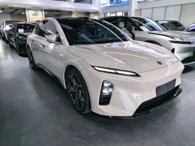 Nio ET5 — Фото автомобиля 3
