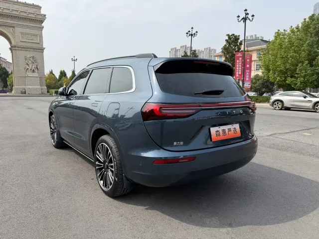 Aito M7 — Фото автомобиля 13