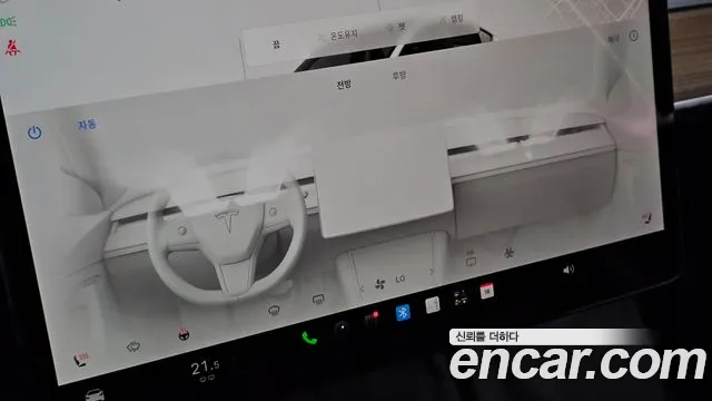 Tesla Model Y — Фото автомобиля 26