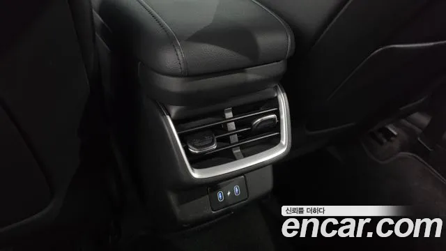 Hyundai Grandeur Grandeur (GN7) 2.5 Бензин 2WD — Фото автомобиля 30