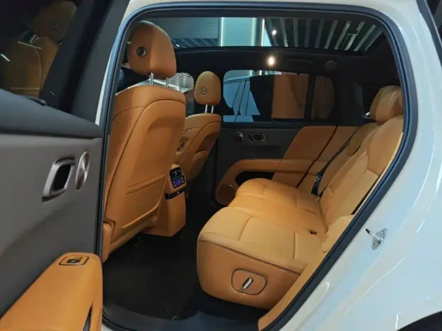 Li Auto i6 — Фото автомобиля 16