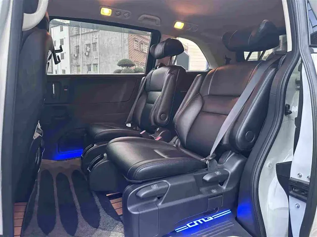 Honda Odyssey 2022 2.0L e:HEV Sharp·Enjoyment Edition — Фото автомобиля 6
