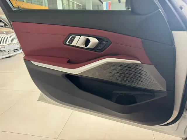 BMW 3 Series — Фото автомобиля 16