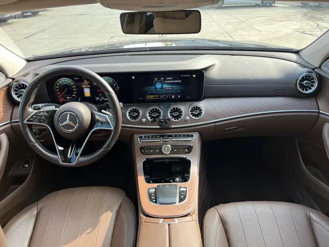 Mercedes-Benz E-Class — Фото автомобиля 6