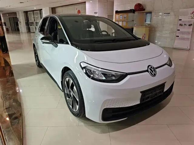 Volkswagen ID.3 — Фото автомобиля 3