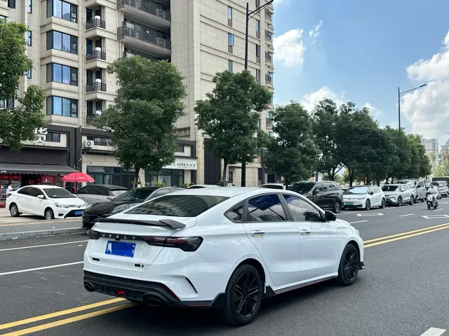 Geely Binrui — Фото автомобиля 16