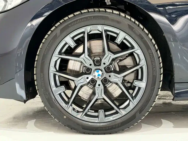 BMW 3 Series — Фото автомобиля 11