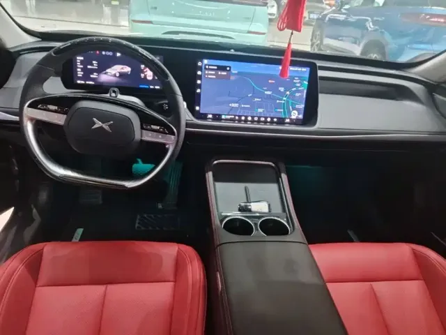 Xpeng P7 — Фото автомобиля 9