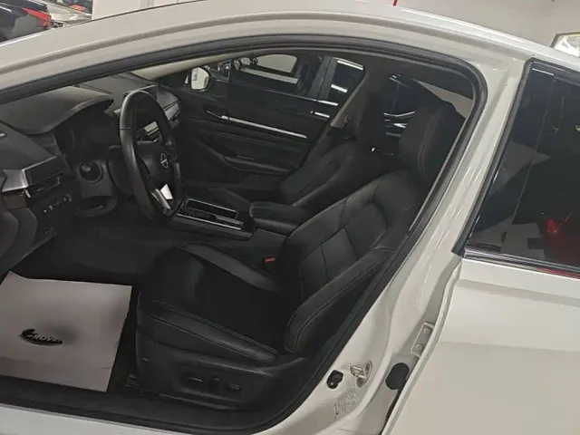 Nissan Teana — Фото автомобиля 14