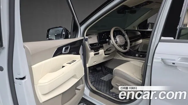 Kia Carnival Generation 4 — Фото автомобиля 16
