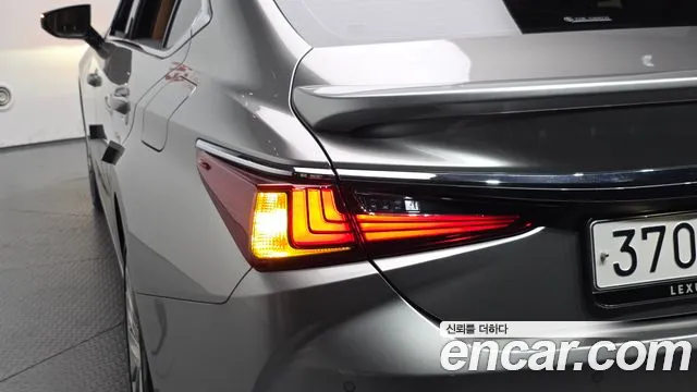Lexus ES 7th Gen — Фото автомобиля 8