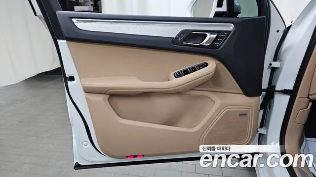 Porsche Macan — Фото автомобиля 12