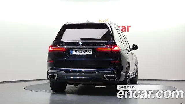 BMW X7 — Фото автомобиля 4