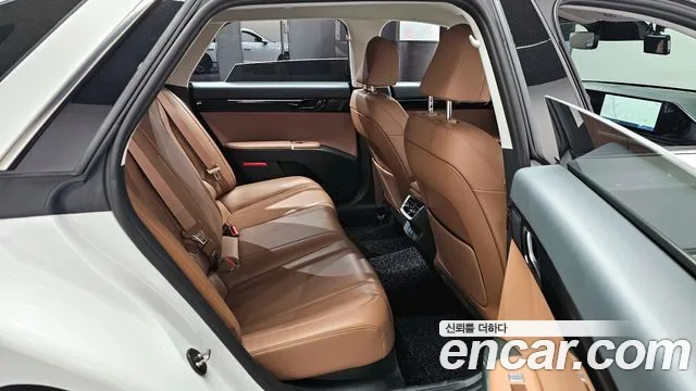 Hyundai Grandeur Grandeur (GN7) 2.5 Бензин 2WD — Фото автомобиля 12