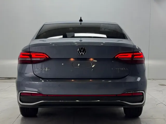 Volkswagen Lavida — Фото автомобиля 5